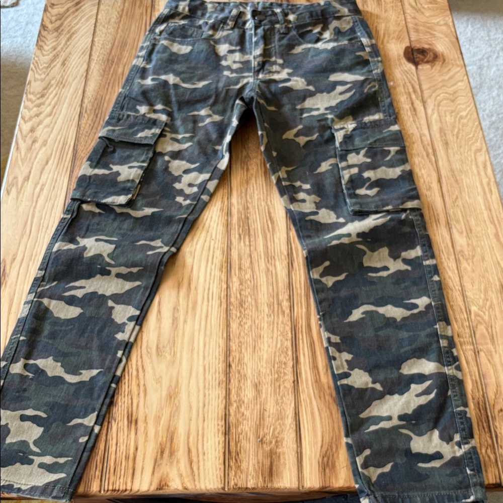 SHEIN Men's Green Camouflage Cargo Pants